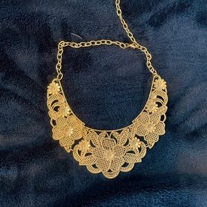 Fun, classy gold style fashion necklace.